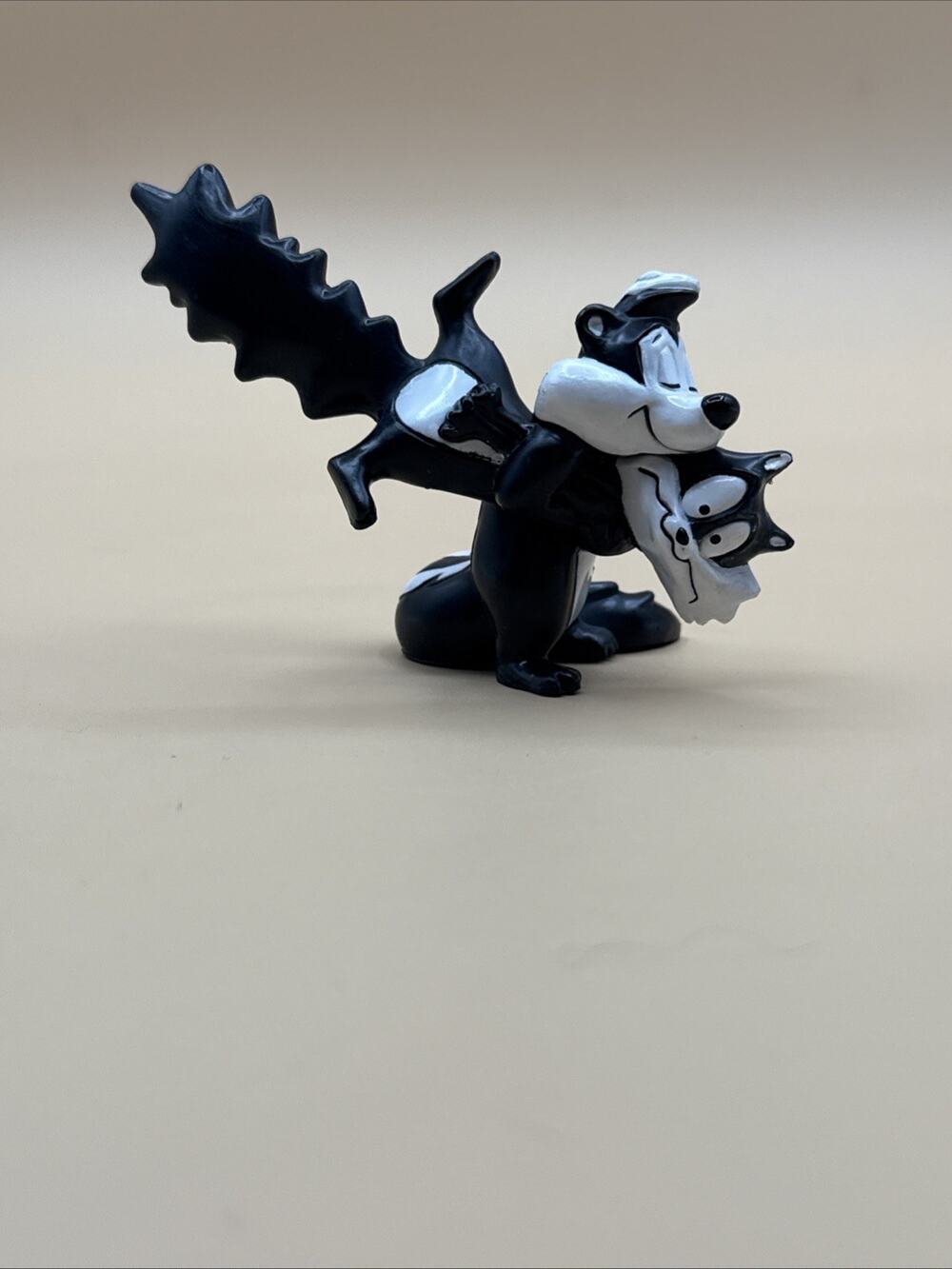 1994 Star Toys Warner Bros Looney Tunes Pepé Le Pew and Penelope Pussycat
